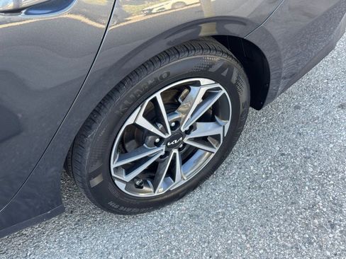 Used 2023 Kia Forte LXS w/ LXS Technology Package image 28