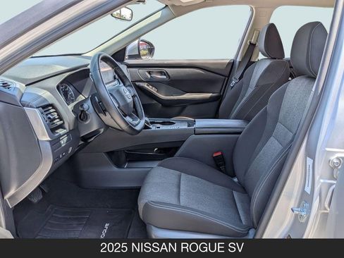 Used 2025 Nissan Rogue SV FWD image 14