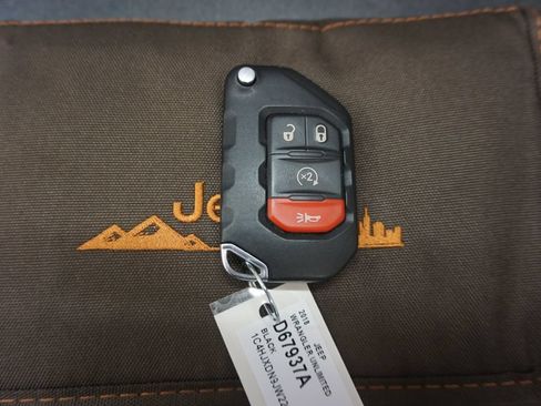 Used 2018 Jeep Wrangler Unlimited Sport S AWD/4WD image 15