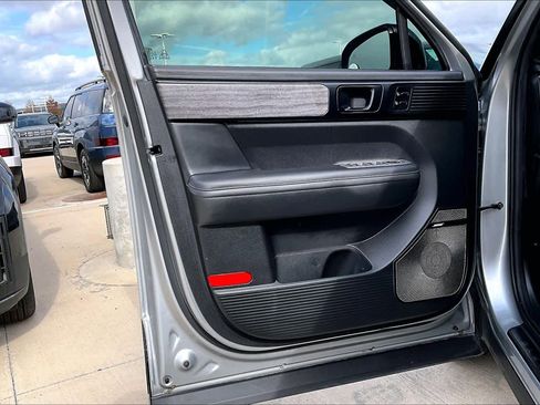 Used 2024 Hyundai Santa Fe Calligraphy image 19