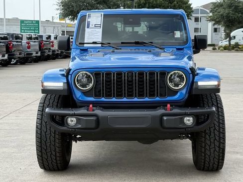 Used 2024 Jeep Wrangler Unlimited Rubicon AWD/4WD image 8
