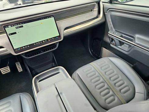 Used 2024 Rivian R1S Adventure AWD/4WD image 35