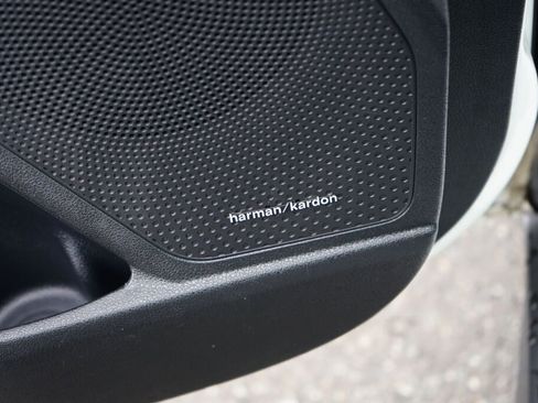 Used 2019 Kia Niro EX Premium w/ Cold Weather Package 1.0 image 11