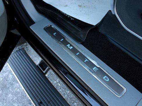 Used 2023 Ford F250 Limited w/ FX4 Off-Road Package image 10