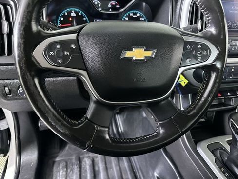 Used 2022 Chevrolet Colorado LT w/ Fleet Safety Package RWD image 11