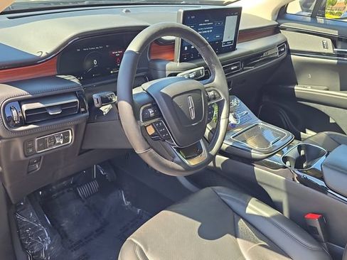 Used 2023 Lincoln Nautilus Reserve w/ Monochromatic Package AWD/4WD image 8