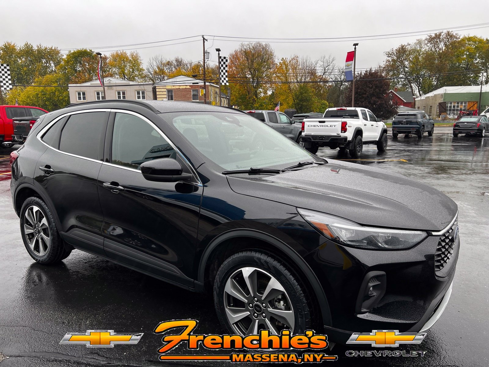 Used 2025 Ford Escape Platinum AWD/4WD image 3