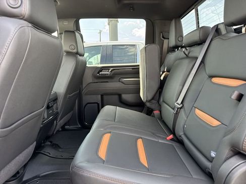 New 2026 GMC Sierra 2500 AT4 w/ AT4 Premium Plus Package AWD/4WD image 9