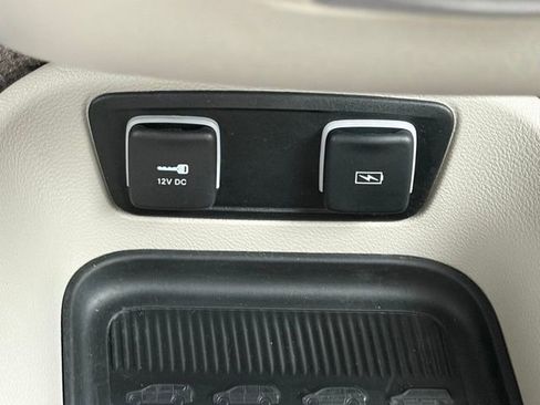 Used 2021 Chrysler Pacifica Touring-L w/ Premium & Safety Sphere Group FWD image 25