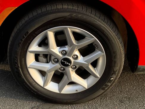 Used 2025 Kia Soul LX w/ LX Technology Package image 28