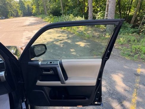 Used 2019 Toyota 4Runner Limited AWD/4WD image 13
