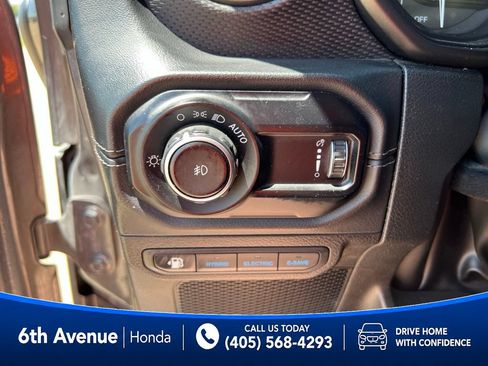 Used 2024 Jeep Wrangler Unlimited Rubicon 4xe AWD/4WD image 31