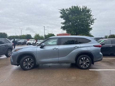 Used 2021 Toyota Highlander XLE image 5