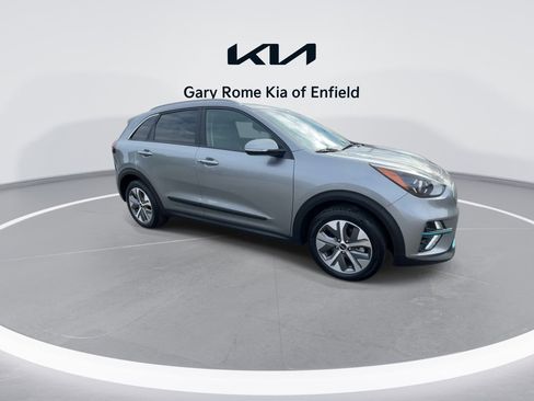 Used 2022 Kia Niro EX w/ Cold Weather Package image 2