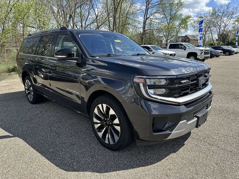 Used 2025 Ford Expedition Max Platinum w/ Driver's Package AWD/4WD image 11