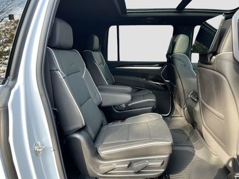 New 2026 Cadillac Escalade ESV Luxury w/ LPO, Radiant Package image 30