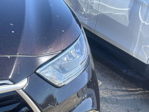 Used 2020 Toyota Highlander XLE image 4