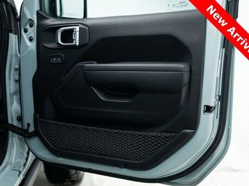 Used 2024 Jeep Wrangler Unlimited image 31