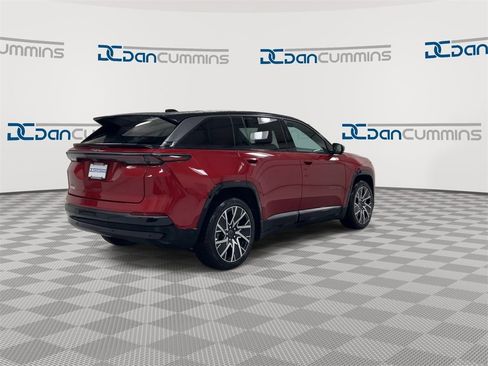 Used 2025 Jeep Wagoneer S Limited image 8