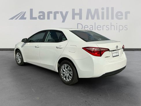 Used 2019 Toyota Corolla LE image 3