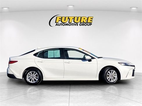 Certified 2025 Toyota Camry LE image 4