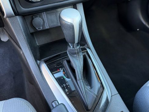 Used 2017 Toyota Corolla L image 26