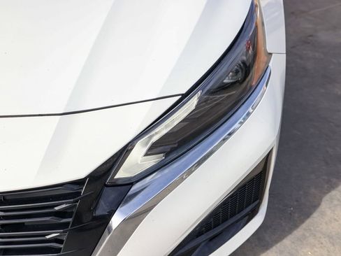 Used 2024 Nissan Altima 2.5 S image 12