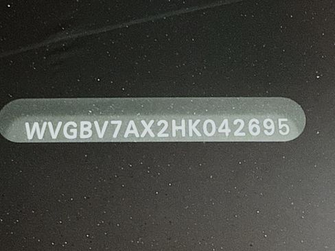 Used 2017 Volkswagen Tiguan S image 40