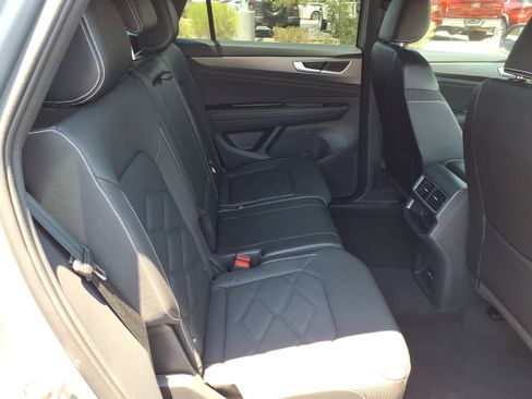 Used 2024 Volkswagen Atlas Cross Sport SE AWD/4WD image 20