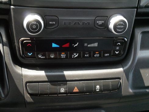 Used 2025 RAM ProMaster 2500 w/ Convenience Group FWD image 20