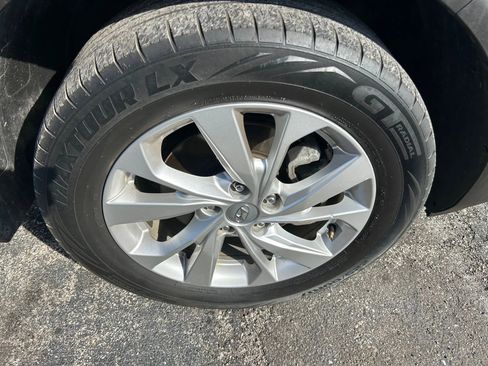 Used 2019 Hyundai Tucson SE image 23