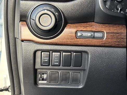 Used 2024 Nissan Titan Platinum Reserve w/ Moonroof Package image 21