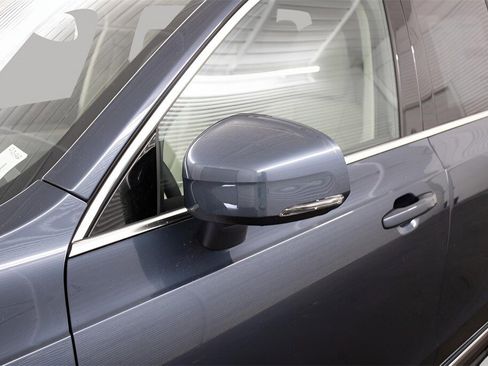 New 2025 Volvo XC90 T8 Plus w/ Protection Package Premier image 9