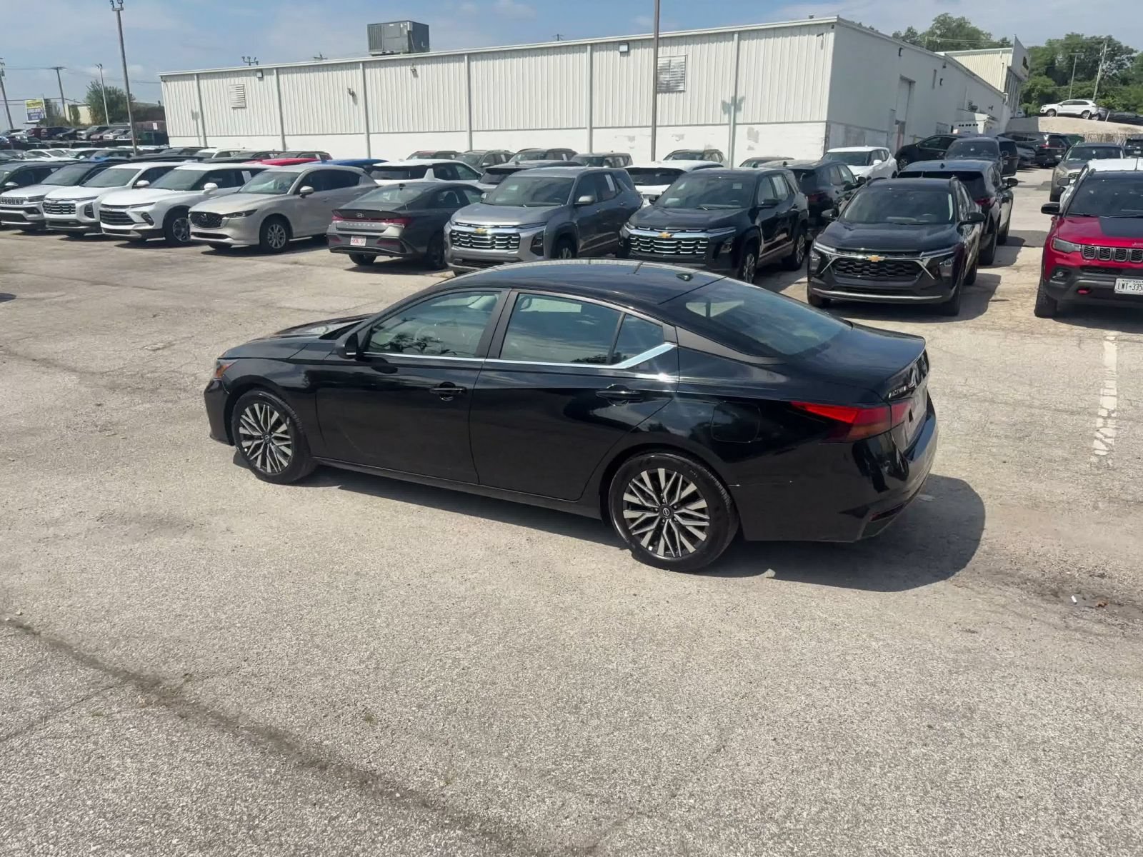 Used 2026 Nissan Altima 2.5 SV FWD image 9