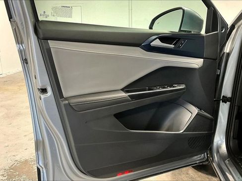 Used 2024 Volkswagen Taos SE image 20