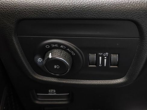 New 2025 Jeep Grand Cherokee Limited w/ Luxury Tech Group II image 31