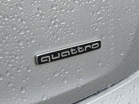 Used 2021 Audi Q5 2.0T Premium w/ Convenience Package image 8