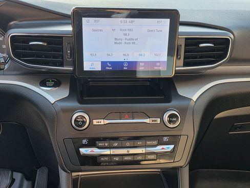 Used 2020 Ford Explorer XLT w/ Equipment Group 202A image 20