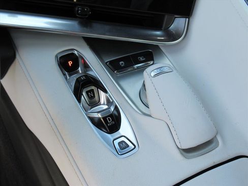 Used 2024 Chevrolet Corvette Stingray w/ Z51 Performance Package image 22