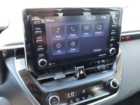 Used 2021 Toyota Corolla LE w/ Carpet Mat Package (TMS) image 14