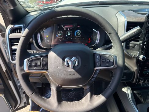 New 2026 RAM 2500 Laramie AWD/4WD image 11