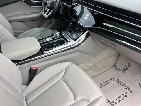 Used 2022 Audi Q7 3.0T Premium Plus w/ Premium Plus Package AWD/4WD image 16
