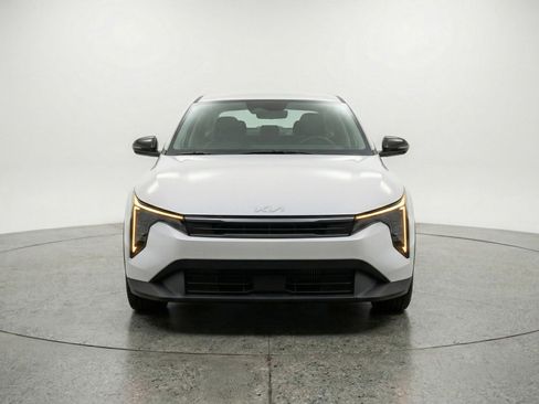 Used 2025 Kia K4 FWD image 2