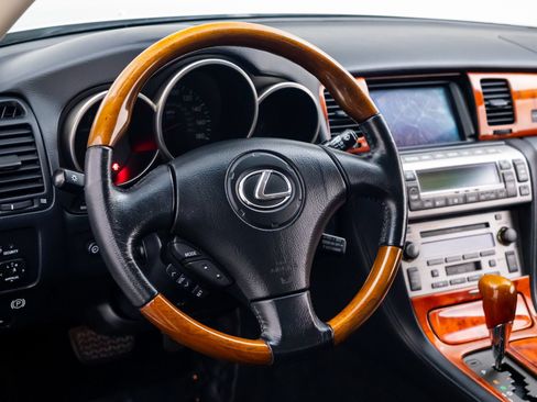 Used 2002 Lexus SC 430 Convertible RWD image 10