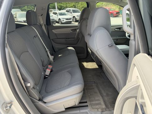 Used 2017 Chevrolet Traverse LT image 10