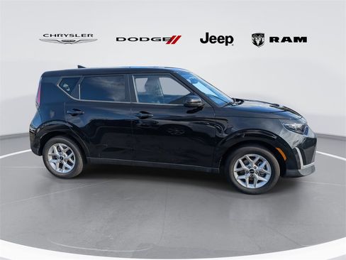 Used 2024 Kia Soul S image 2