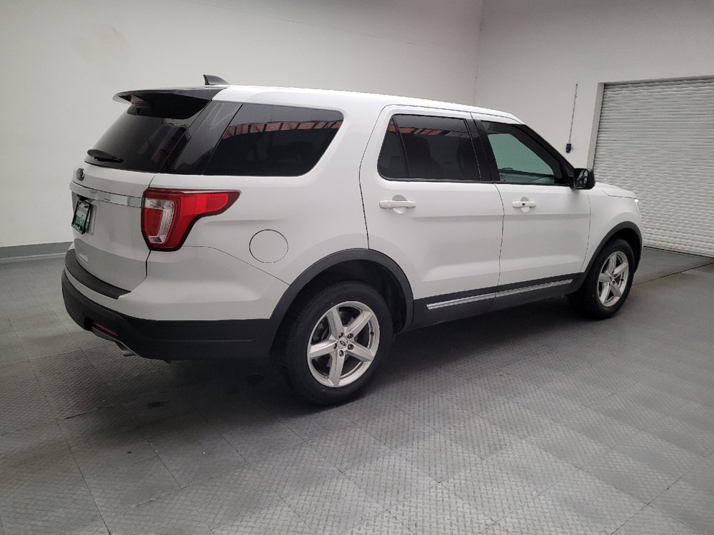 Used 2018 Ford Explorer XLT FWD image 10