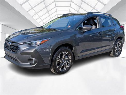 Used 2025 Subaru Crosstrek 2.0i Premium image 3