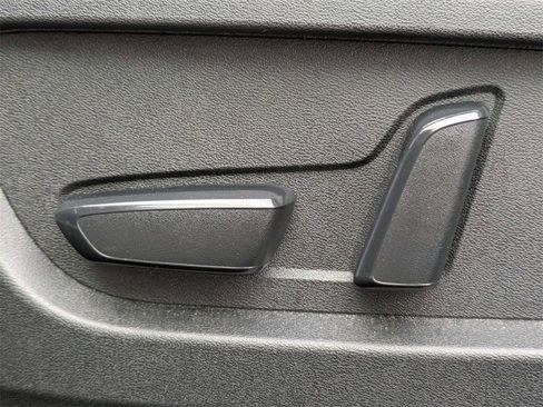 Used 2023 INFINITI QX50 Sensory image 24