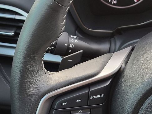 Certified 2025 Subaru Outback Limited image 30